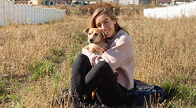 mera the Petfood Family Podcast mit Laura Scheuer und Hund